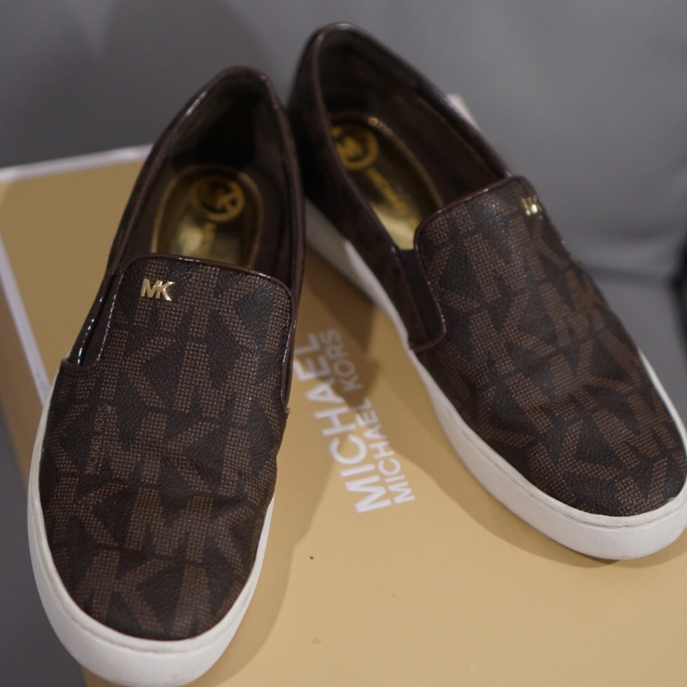 Michael Kors Keaton Slip On MK Signature Size 6